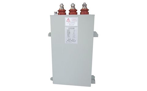 電容器在直流穩(wěn)態(tài)電路中可有電流通過？
